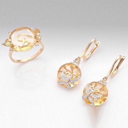 18k Yellow Gold Citrine and Diamond Drop Earrings and Pendant Set.